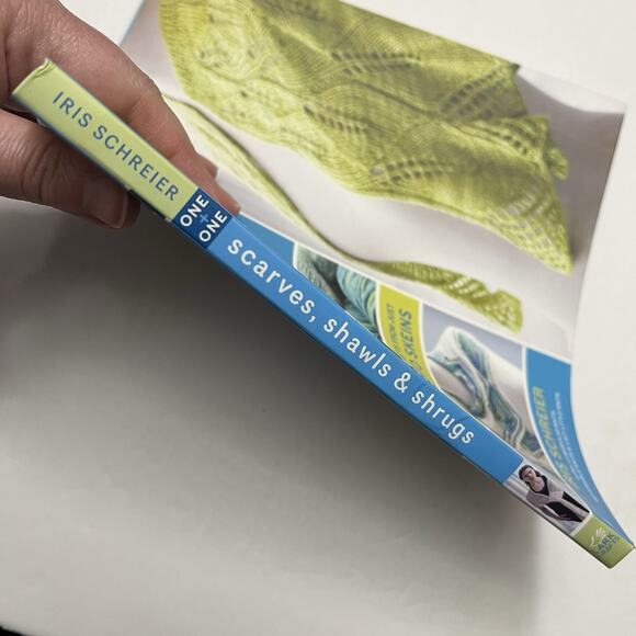 One + One Scarves Shawls and Shrugs More than 25 Projects from Just Two Skeins - Picture 7 of 7